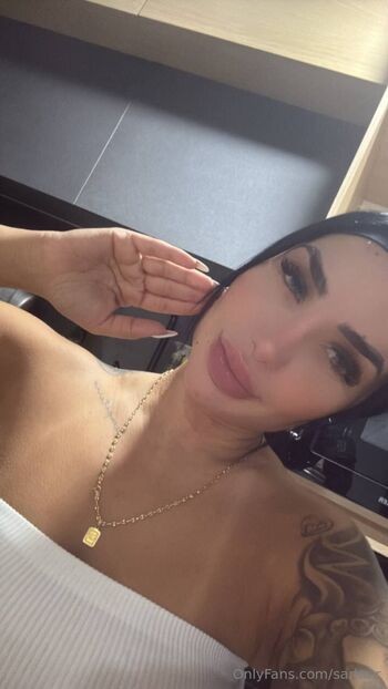 Sarha / sarha.r nude photo #8