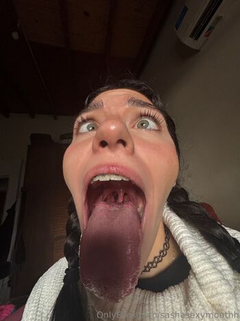 Sasha Tongue Princess / sashasexymouthh nude photo #7