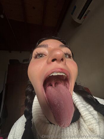 Sasha Tongue Princess / sashasexymouthh nude photo #8
