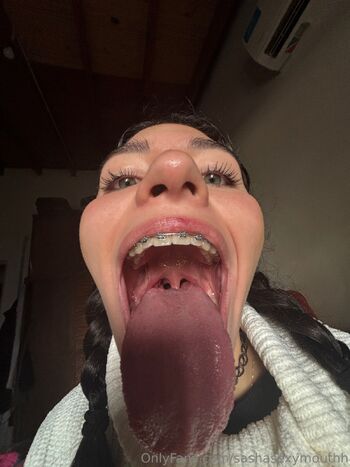 Sasha Tongue Princess / sashasexymouthh nude photo #10