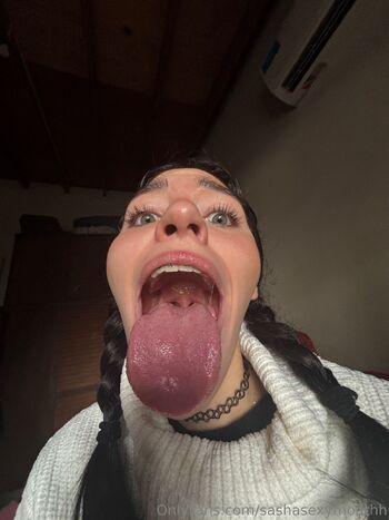 Sasha Tongue Princess / sashasexymouthh nude photo #12