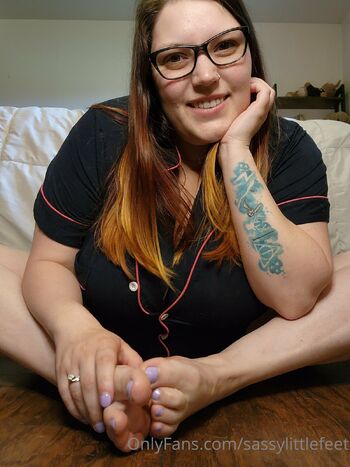 r o s e / sassylittlefeet nude photo #38