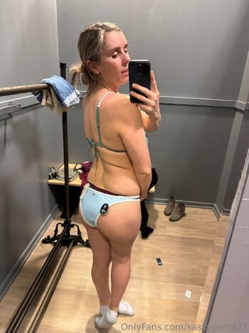 Lou / sassypants21 nude photo #5