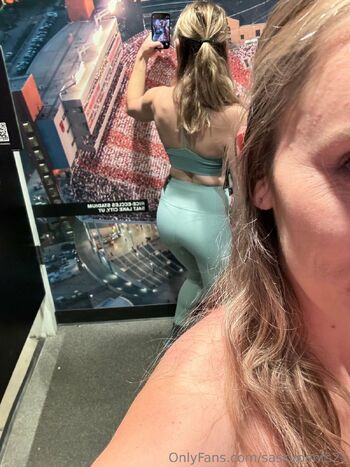 Lou / sassypants21 nude photo #11