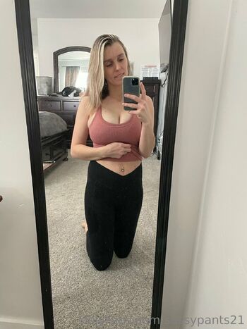 Lou / sassypants21 nude photo #27