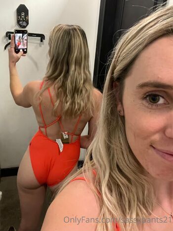 Lou / sassypants21 nude photo #34