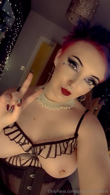 Ge / satans-knitwear nude photo #17