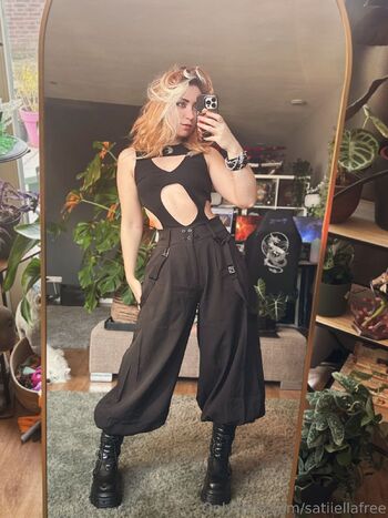 Satiella FREE O / satiiellafree / its.satiella / itssatiella / satiella nude photo #9