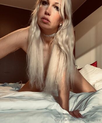 Secret Scarletfin FRE / scarletfree nude photo #15