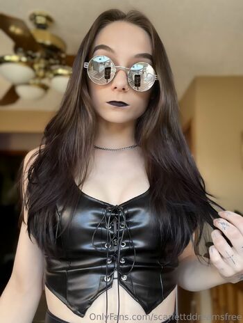 Miss Scarlet / scarlettddreamsfree nude photo #14
