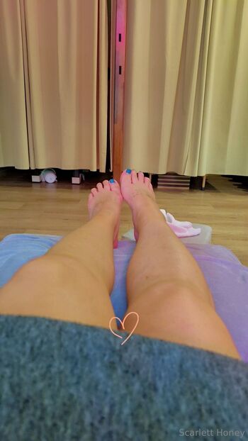 Scarlett Hone / scarletthoneyofficial nude photo #1