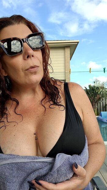 Scarlett Hone / scarletthoneyofficial nude photo #14