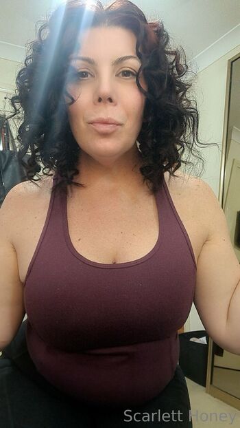 Scarlett Hone / scarletthoneyofficial nude photo #34