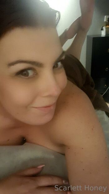 Scarlett Hone / scarletthoneyofficial nude photo #39