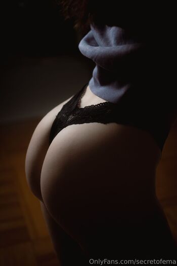 Ema / secretofema nude photo #10
