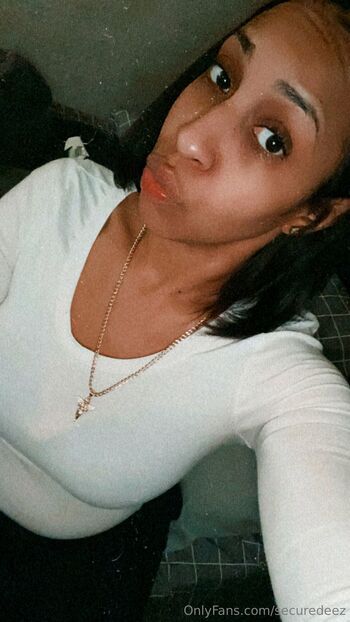 Redbone EB / securedeez nude photo #5