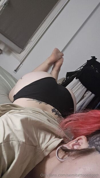 Dizzy Dark Queen / semitattooedgoth nude photo #8