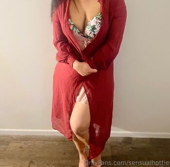 Indian Secret Mom aka Indian Goddes / sensualhottie nude photo #15