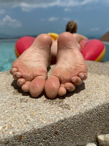 Seren / serena.1999 nude photo #5