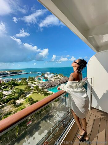 SERENA VCSEXTING / serenaleone nude photo #3