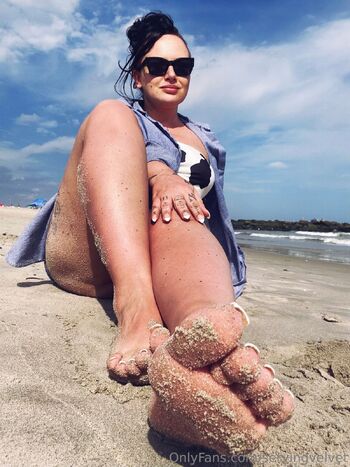 Anushka Velvet FREE ACCOUN / servingvelvet / anushkarises / anushkavelvet nude photo #21