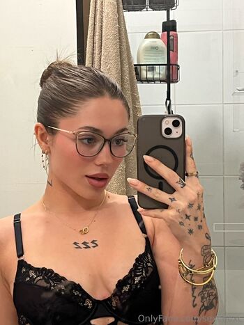 Be / sexcbexc / rebeccamaigan / rebeccamaigan2 nude photo #10