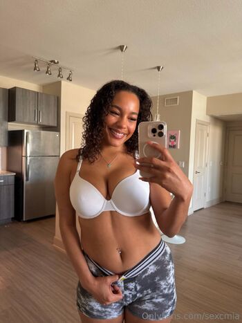 Mia / sexcmia nude photo #13