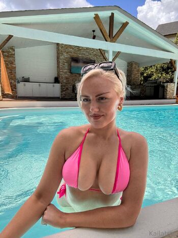 KT / sexiestdj nude photo #8