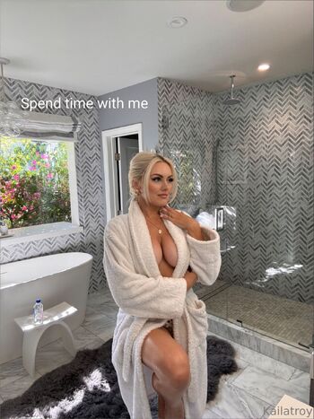 KT / sexiestdj nude photo #22