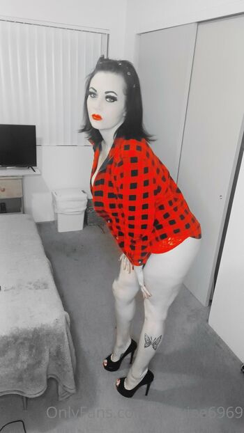 Sexxiee / sexxiee6969 nude photo #37