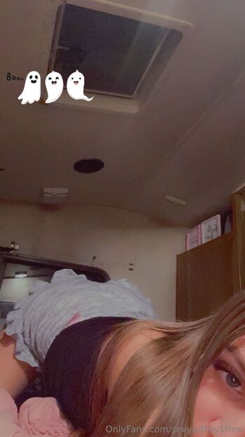 sexy.kittyy1FRE / sexy.kittyy1free nude photo #22