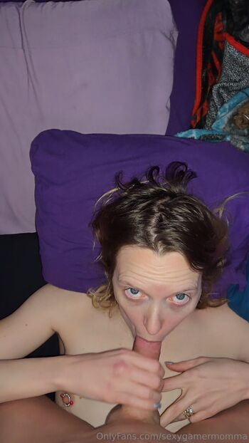 SexyGamerMomm / sexygamermomma / gamermilf123 nude photo #13