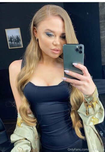 LiskaBoo / sexylicklisa nude photo #2