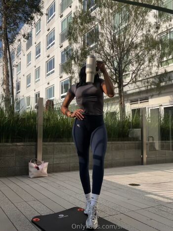 Shanice Fit / shanicefitt / shanicesays_ nude photo #1