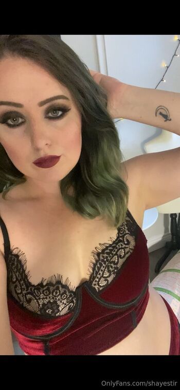 Shay / shayestir nude photo #2