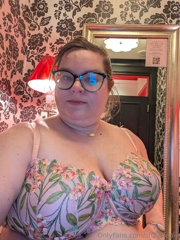 Shaz / shazziepie nude photo #19