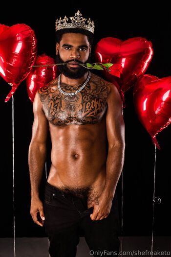 SHE FREAK ETO / shefreaketo nude photo #2