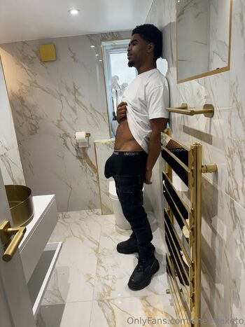 SHE FREAK ETO / shefreaketo nude photo #3