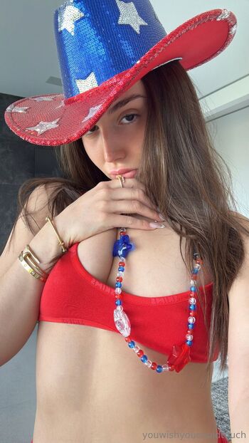 Karl / sheiskarlii nude photo #1