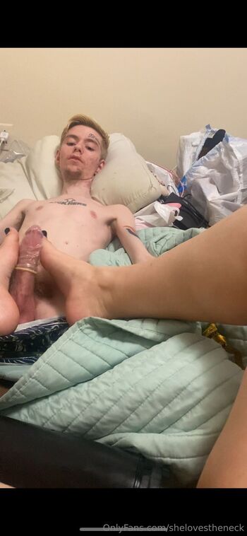 Long Nec / shelovestheneck nude photo #8