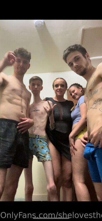 Long Nec / shelovestheneck nude photo #37