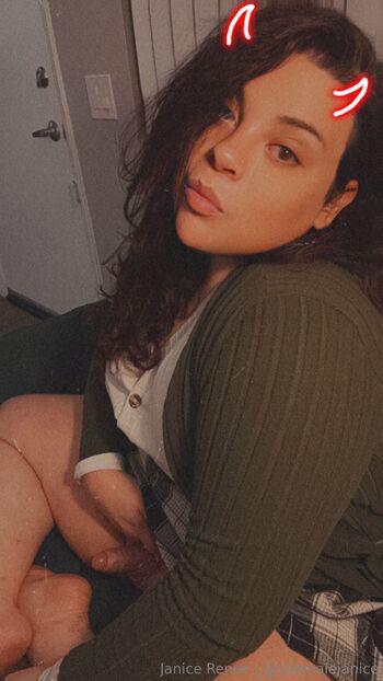 Janice René / shemalejanice nude photo #4