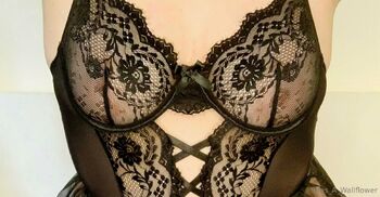 Shes_A_Wallflowe / shes_a_wallflower nude photo #7