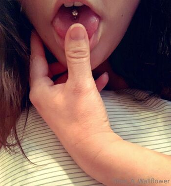 Shes_A_Wallflowe / shes_a_wallflower nude photo #22