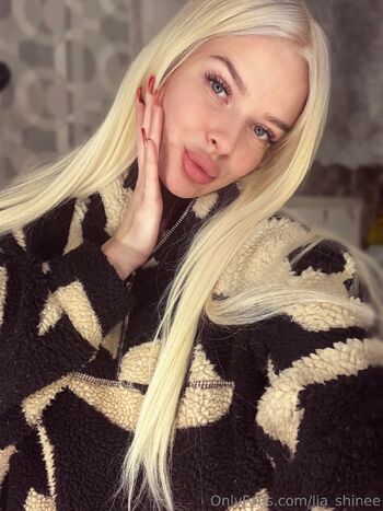 Lia Shine / shine_lia nude photo #1
