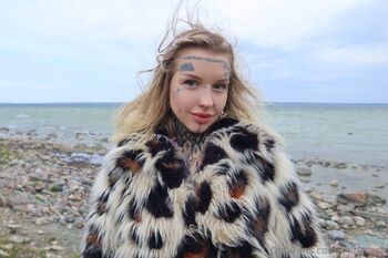 Roxy Moo / shineroxy nude photo #16