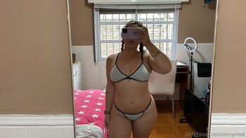 Ros / shinyrose nude photo #1