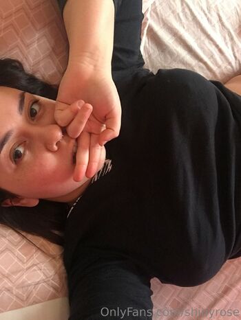Ros / shinyrose nude photo #17