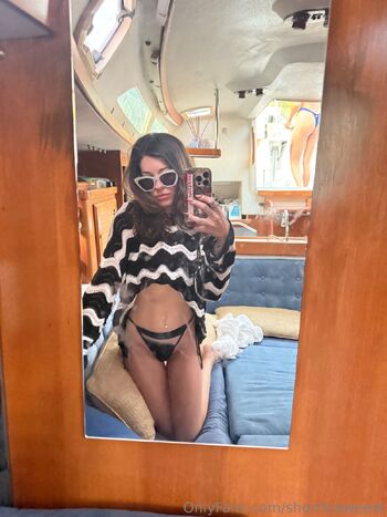 Bits / shorrtnsweeet nude photo #6