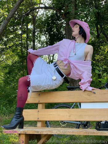 𝐍𝐀𝐓𝐀𝐋𝐈𝐄 𝐑𝐄𝐁𝐄𝐋 / shorthairednataly nude photo #6